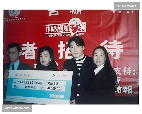 “登星”揽月!一名身高1.76米的草根扣将能跳起来亲吻篮筐 “登星”揽月!一名身高1.76米的草根扣将能跳起来亲吻篮筐